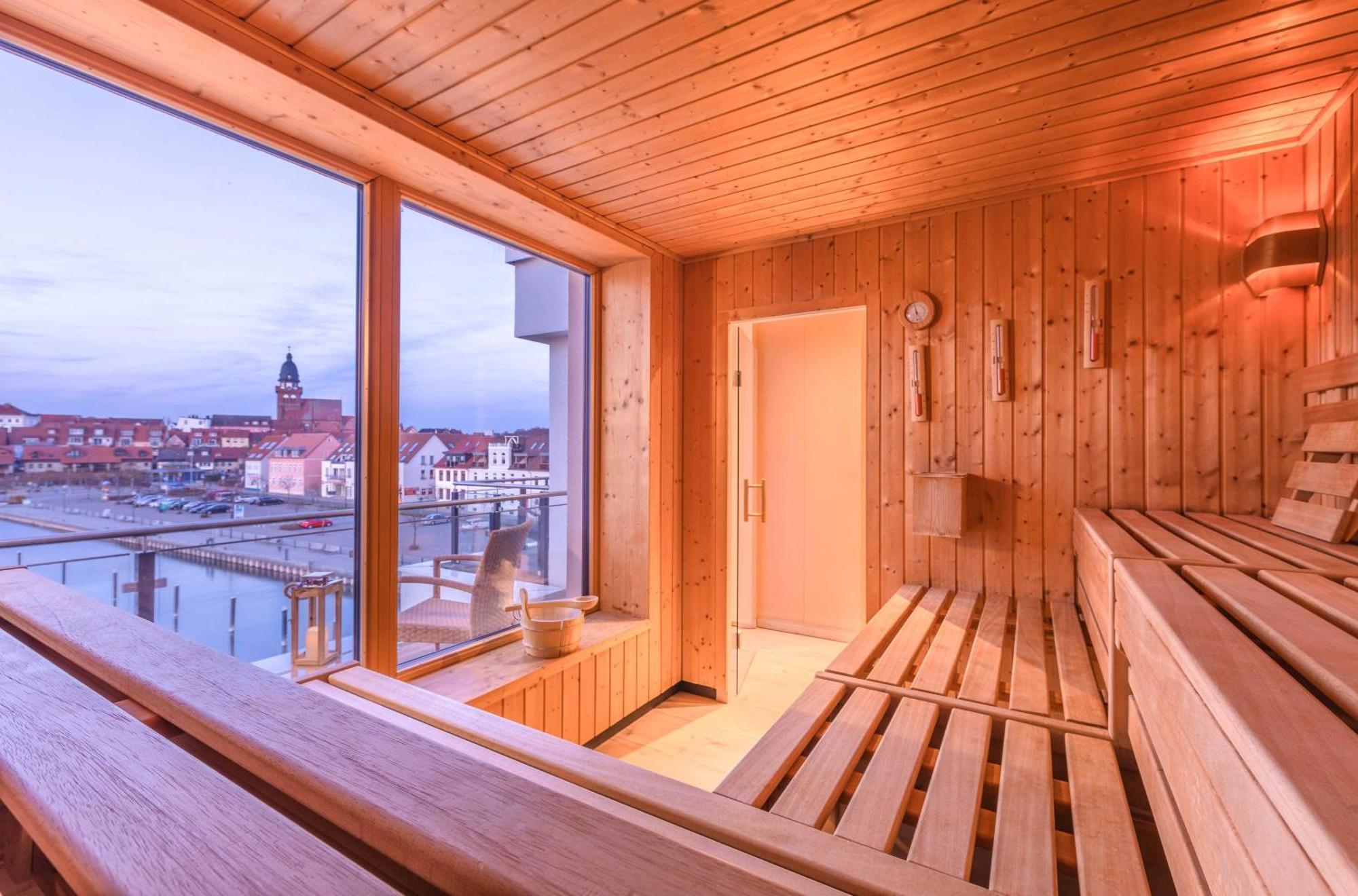 Mueritz Utkiek - Apartment Mit Seeblick & Balkon In Der Hafenresidenz Waren  Eksteriør bilde